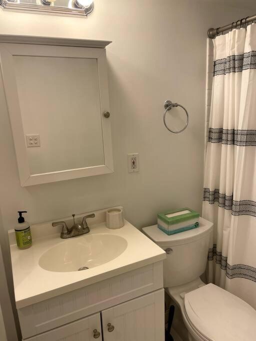 Lovely Two Bedroom Condo In South Boston Exterior photo